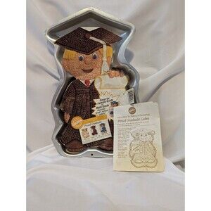 Vintage 1995 15” Wilton Graduate Graduation Student Aluminum Cake Pan 2105-1800